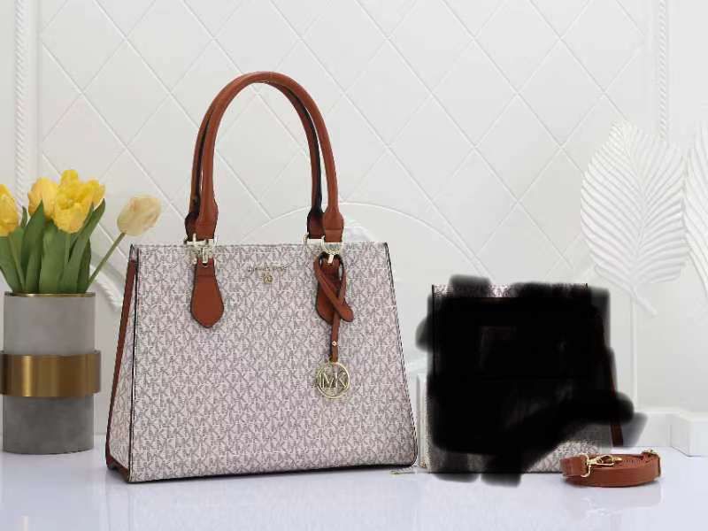 Timeless Luxury: Michael Kors High-Quality Tote Bag